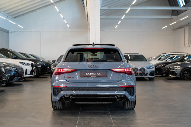 AUDI RS3 Sportback 2.5 TFSI quattro S-Tronic / Panorama / Rückfahrkamera