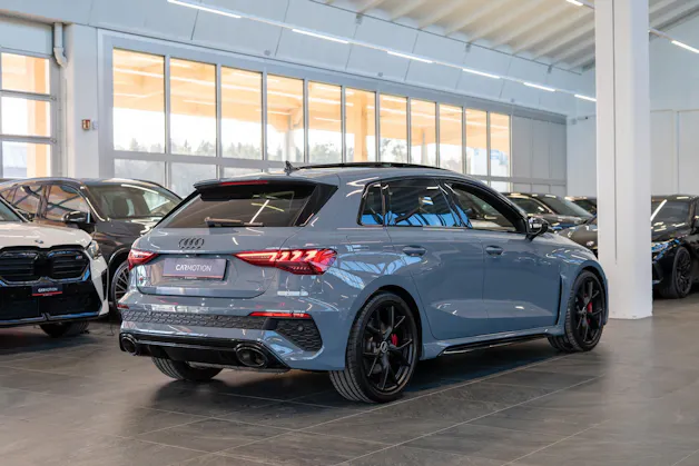 AUDI RS3 Sportback 2.5 TFSI quattro S-Tronic / Panorama / Rückfahrkamera