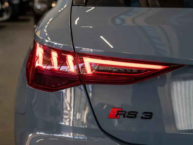 AUDI RS3 Sportback 2.5 TFSI quattro S-Tronic / Panorama / Rückfahrkamera