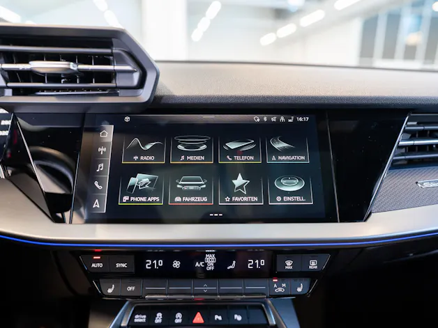 AUDI RS3 Sportback 2.5 TFSI quattro S-Tronic / Panorama / Rückfahrkamera