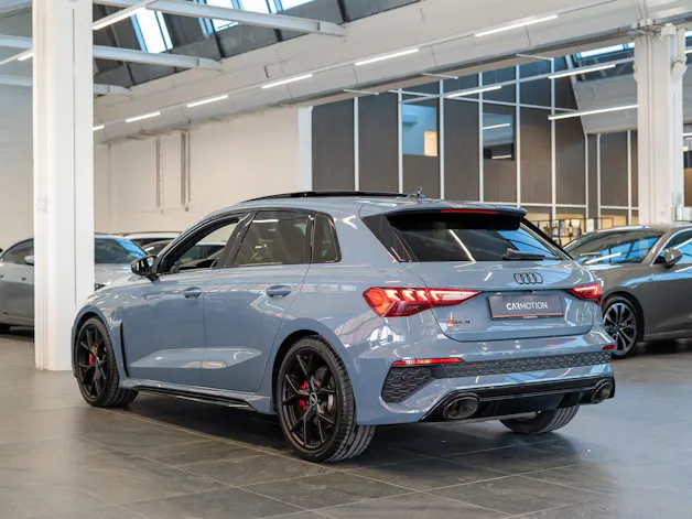 AUDI RS3 Sportback 2.5 TFSI quattro S-Tronic / Panorama / Rückfahrkamera