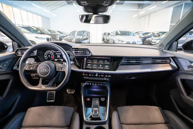 AUDI RS3 Sportback 2.5 TFSI quattro S-Tronic / Panorama / Rückfahrkamera
