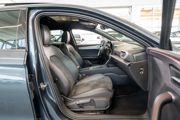 SEAT Leon 2.0 TSI FR DSG / Panorama-Glasdach / el.Sitze / Rückfahrkamera
