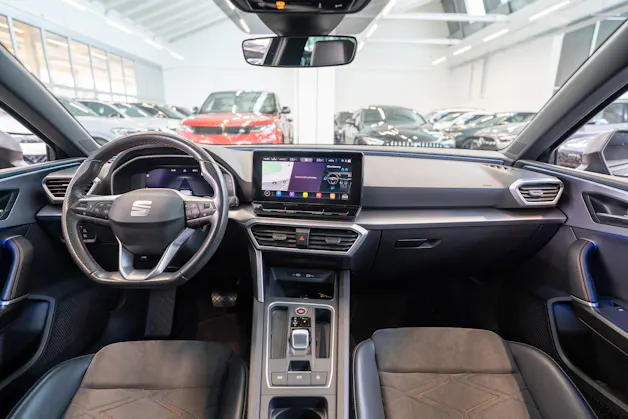 SEAT Leon 2.0 TSI FR DSG / Panorama-Glasdach / el.Sitze / Rückfahrkamera