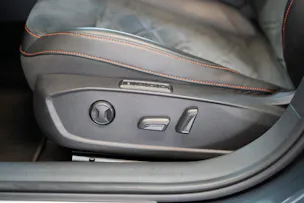 SEAT Leon 2.0 TSI FR DSG / Panorama-Glasdach / el.Sitze / Rückfahrkamera