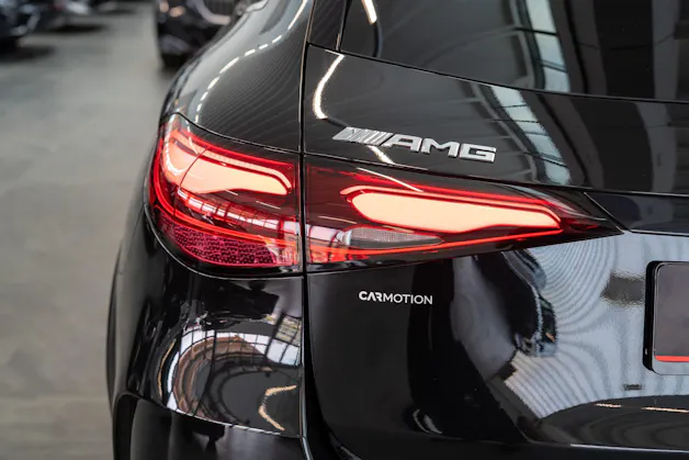 MERCEDES-BENZ GLC 43 AMG 4matic / Panorama / Performance Auspuff / 360°Kamera