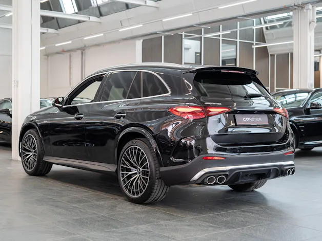 MERCEDES-BENZ GLC 43 AMG 4matic / Panorama / Performance Auspuff / 360°Kamera