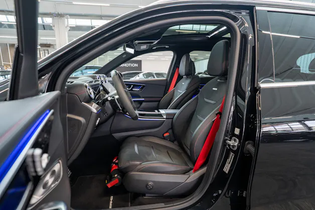 MERCEDES-BENZ GLC 43 AMG 4matic / Panorama / Performance Auspuff / 360°Kamera