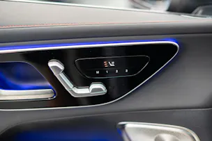 MERCEDES-BENZ GLC 43 AMG 4matic / Panorama / Performance Auspuff / 360°Kamera
