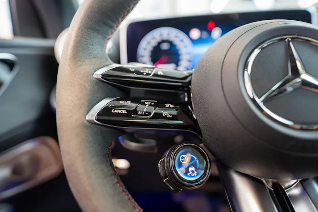 MERCEDES-BENZ GLC 43 AMG 4matic / Panorama / Performance Auspuff / 360°Kamera