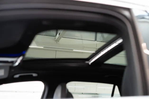 MERCEDES-BENZ GLC 43 AMG 4matic / Panorama / Performance Auspuff / 360°Kamera
