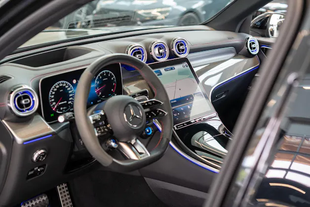 MERCEDES-BENZ GLC 43 AMG 4matic / Panorama / Performance Auspuff / 360°Kamera