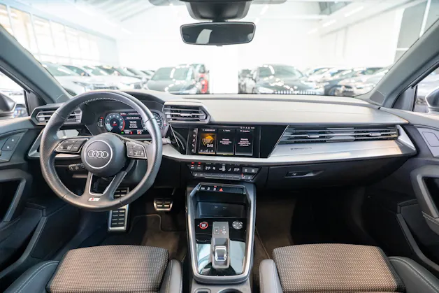AUDI S3 Limousine 2.0 TFSI quattro S-Tronic / Sportsitze / Abstand-Tempomat / Virtual Cockpit