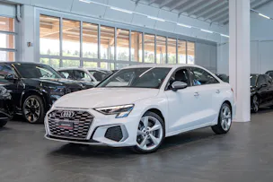 AUDI S3 Limousine 2.0 TFSI quattro S-Tronic / Sportsitze / Abstand-Tempomat / Virtual Cockpit