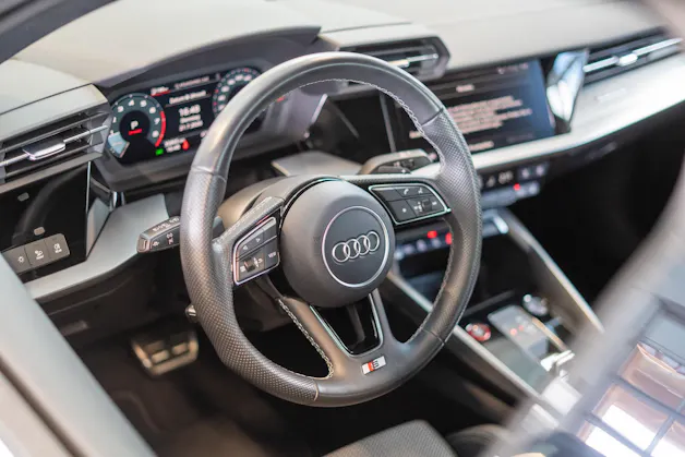 AUDI S3 Limousine 2.0 TFSI quattro S-Tronic / Sportsitze / Abstand-Tempomat / Virtual Cockpit