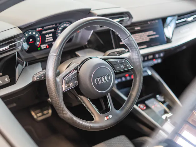 AUDI S3 Limousine 2.0 TFSI quattro S-Tronic / Sportsitze / Abstand-Tempomat / Virtual Cockpit