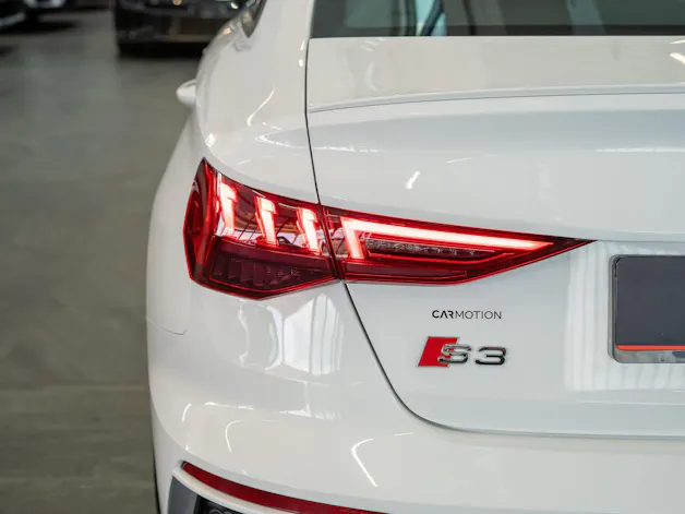 AUDI S3 Limousine 2.0 TFSI quattro S-Tronic / Sportsitze / Abstand-Tempomat / Virtual Cockpit