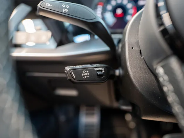 AUDI S3 Limousine 2.0 TFSI quattro S-Tronic / Sportsitze / Abstand-Tempomat / Virtual Cockpit
