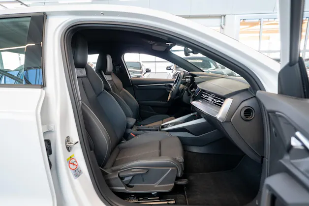 AUDI S3 Limousine 2.0 TFSI quattro S-Tronic / Sportsitze / Abstand-Tempomat / Virtual Cockpit