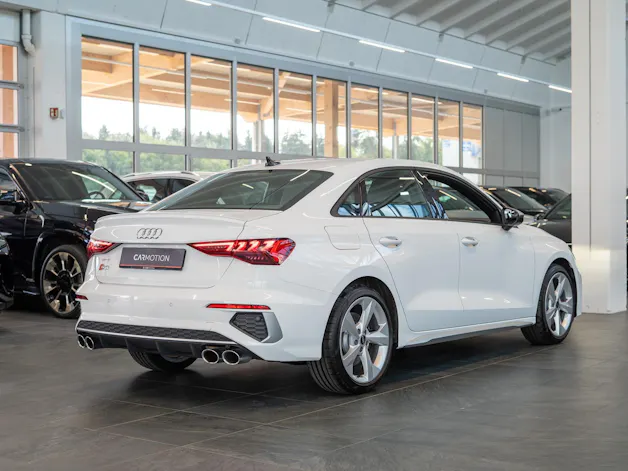 AUDI S3 Limousine 2.0 TFSI quattro S-Tronic / Sportsitze / Abstand-Tempomat / Virtual Cockpit