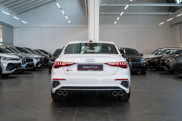 AUDI S3 Limousine 2.0 TFSI quattro S-Tronic / Sportsitze / Abstand-Tempomat / Virtual Cockpit