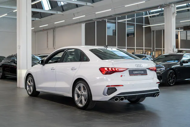 AUDI S3 Limousine 2.0 TFSI quattro S-Tronic / Sportsitze / Abstand-Tempomat / Virtual Cockpit