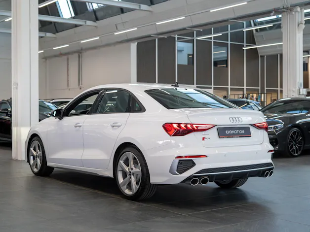 AUDI S3 Limousine 2.0 TFSI quattro S-Tronic / Sportsitze / Abstand-Tempomat / Virtual Cockpit