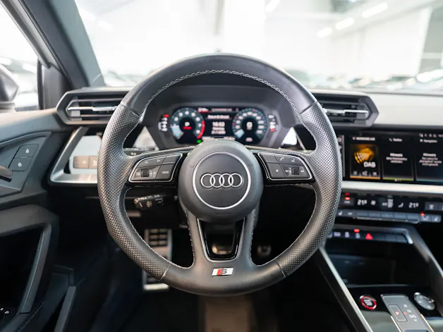 AUDI S3 Limousine 2.0 TFSI quattro S-Tronic / Sportsitze / Abstand-Tempomat / Virtual Cockpit