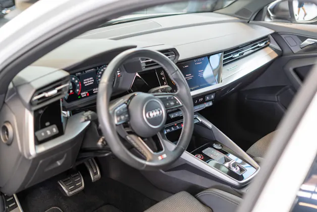 AUDI S3 Limousine 2.0 TFSI quattro S-Tronic / Sportsitze / Abstand-Tempomat / Virtual Cockpit