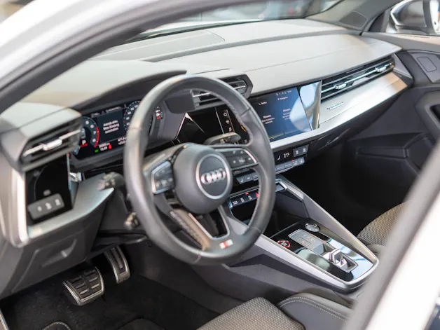 AUDI S3 Limousine 2.0 TFSI quattro S-Tronic / Sportsitze / Abstand-Tempomat / Virtual Cockpit