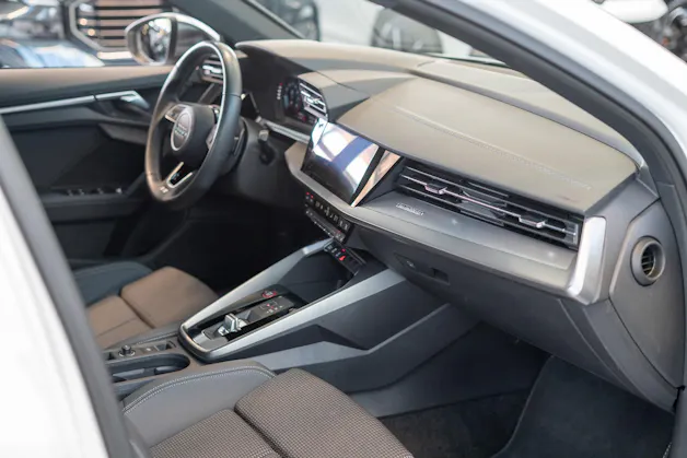 AUDI S3 Limousine 2.0 TFSI quattro S-Tronic / Sportsitze / Abstand-Tempomat / Virtual Cockpit