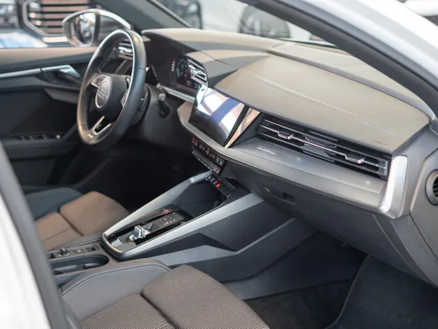 AUDI S3 Limousine 2.0 TFSI quattro S-Tronic / Sportsitze / Abstand-Tempomat / Virtual Cockpit