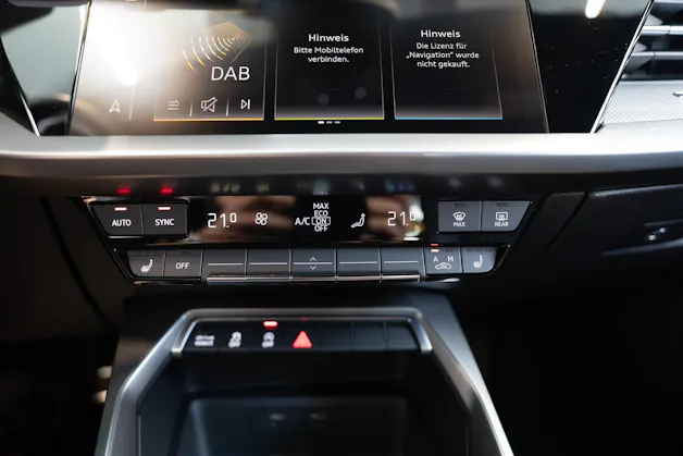 AUDI S3 Limousine 2.0 TFSI quattro S-Tronic / Sportsitze / Abstand-Tempomat / Virtual Cockpit