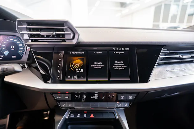AUDI S3 Limousine 2.0 TFSI quattro S-Tronic / Sportsitze / Abstand-Tempomat / Virtual Cockpit