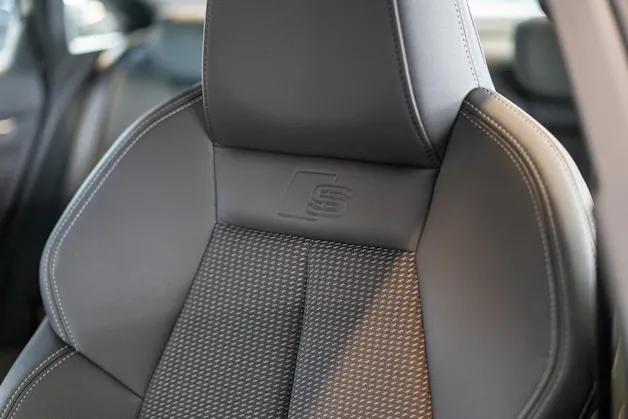 AUDI S3 Limousine 2.0 TFSI quattro S-Tronic / Sportsitze / Abstand-Tempomat / Virtual Cockpit