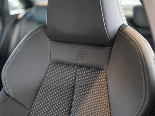 AUDI S3 Limousine 2.0 TFSI quattro S-Tronic / Sportsitze / Abstand-Tempomat / Virtual Cockpit
