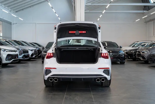 AUDI S3 Limousine 2.0 TFSI quattro S-Tronic / Sportsitze / Abstand-Tempomat / Virtual Cockpit