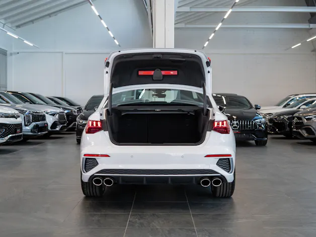 AUDI S3 Limousine 2.0 TFSI quattro S-Tronic / Sportsitze / Abstand-Tempomat / Virtual Cockpit