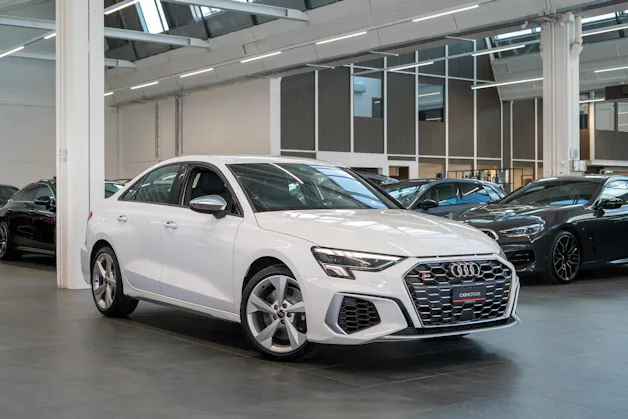 AUDI S3 Limousine 2.0 TFSI quattro S-Tronic / Sportsitze / Abstand-Tempomat / Virtual Cockpit