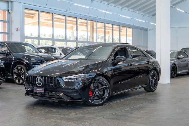MERCEDES-BENZ CLA 35 AMG 4matic / Panorama-Schiebedach / Performance Auspuff /