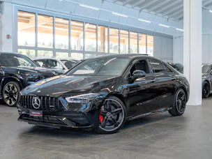 MERCEDES-BENZ CLA 35 AMG 4matic / Panorama-Schiebedach / Performance Auspuff /