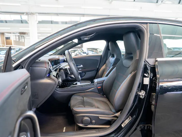 MERCEDES-BENZ CLA 200 AMG Line / Facelift / Rückfahrkamera / Ambientebeleuchtung