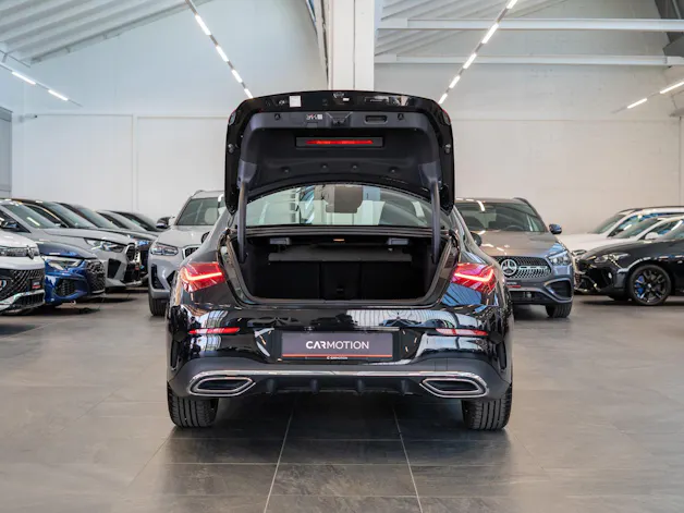 MERCEDES-BENZ CLA 200 AMG Line / Facelift / Rückfahrkamera / Ambientebeleuchtung