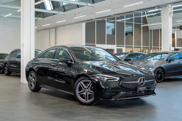 MERCEDES-BENZ CLA 200 AMG Line / Facelift / Rückfahrkamera / Ambientebeleuchtung