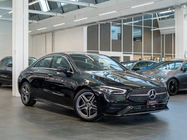 MERCEDES-BENZ CLA 200 AMG Line / Facelift / Rückfahrkamera / Ambientebeleuchtung