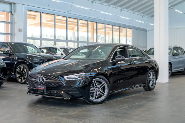 MERCEDES-BENZ CLA 200 AMG Line / Facelift / Rückfahrkamera / Ambientebeleuchtung