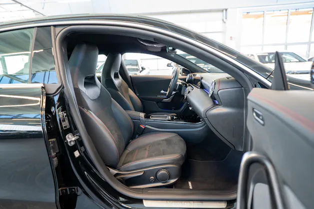 MERCEDES-BENZ CLA 200 AMG Line / Facelift / Rückfahrkamera / Ambientebeleuchtung