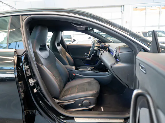 MERCEDES-BENZ CLA 200 AMG Line / Facelift / Rückfahrkamera / Ambientebeleuchtung