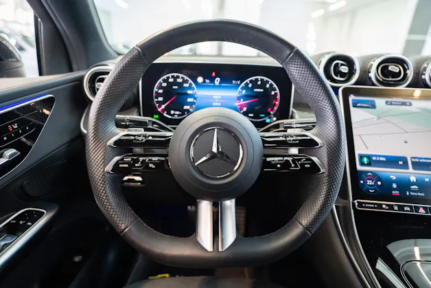 MERCEDES-BENZ GLC 200 AMG Line 4matic Coupé / Facelift / 360°Kamera / el.Sitze