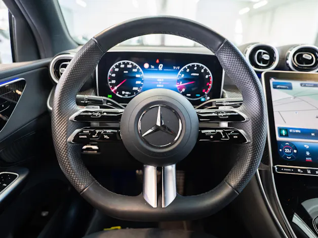 MERCEDES-BENZ GLC 200 AMG Line 4matic Coupé / Facelift / 360°Kamera / el.Sitze